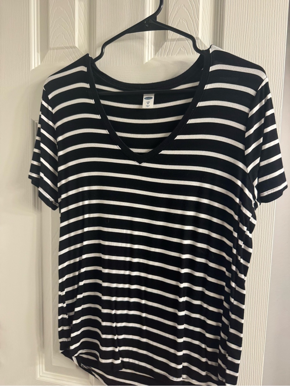 Old Navy Black & White Striped V-Neck Tee